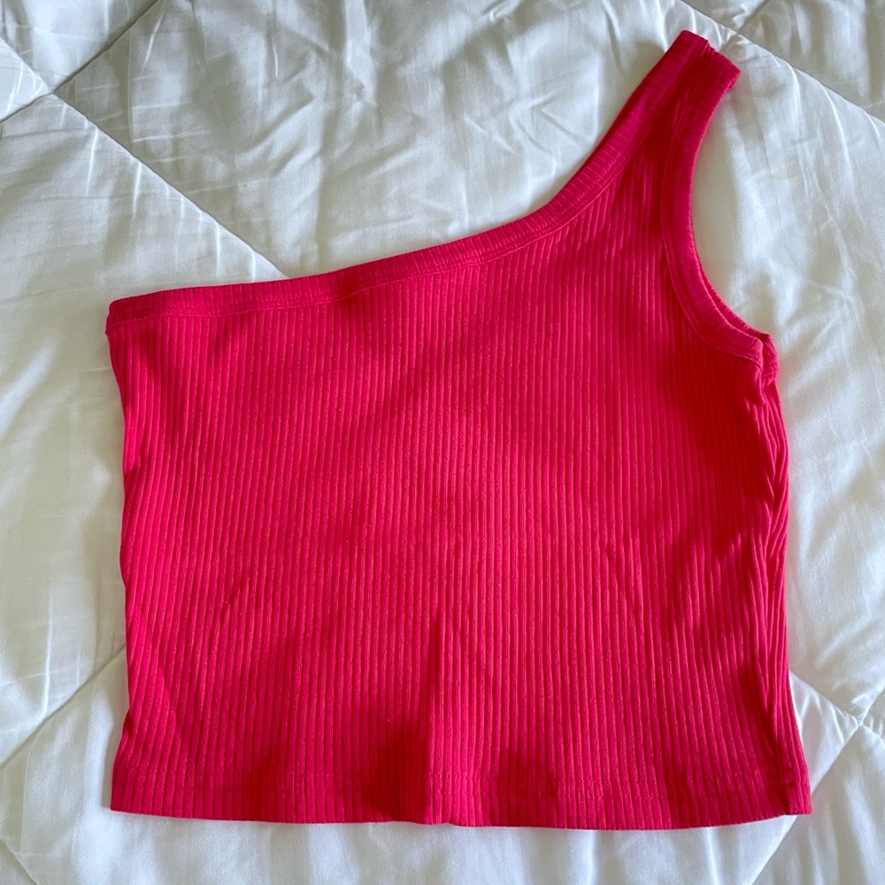 One-Shoulder Cropped Red Ribbed Tank Top - Picture 3 of 5